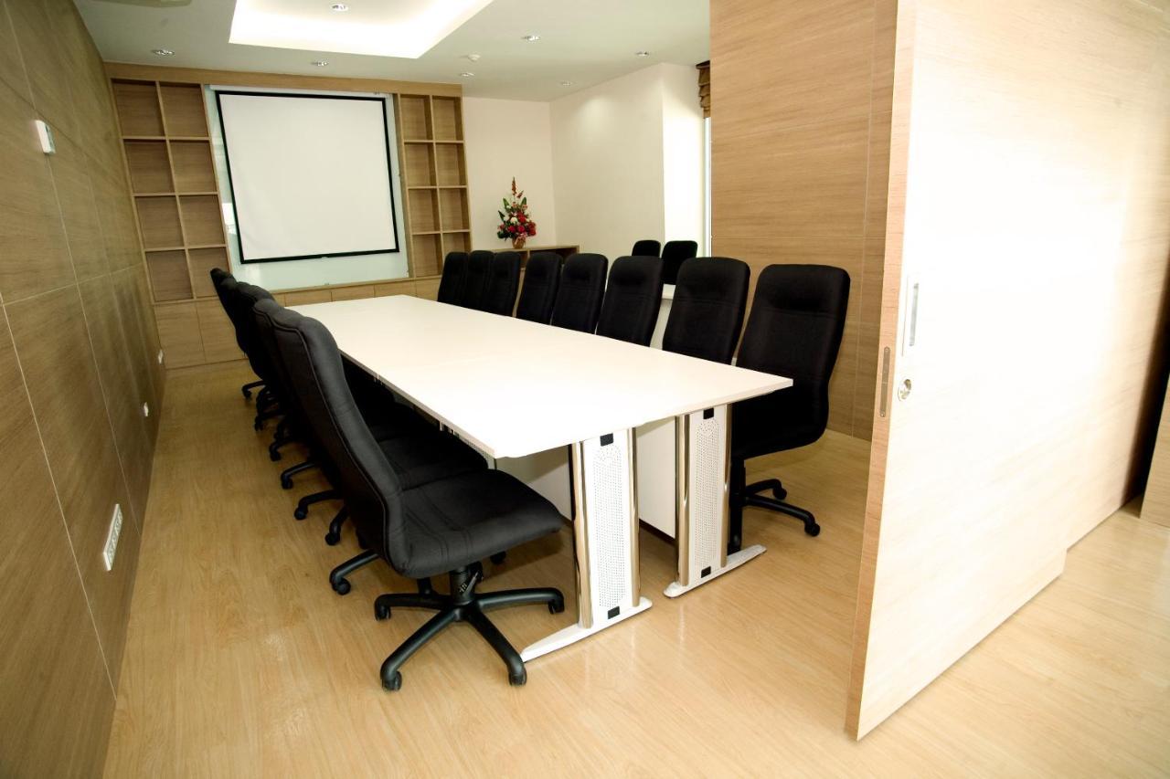 Olive Hotel & Residence Bangkok Sukhumvit 101 Экстерьер фото