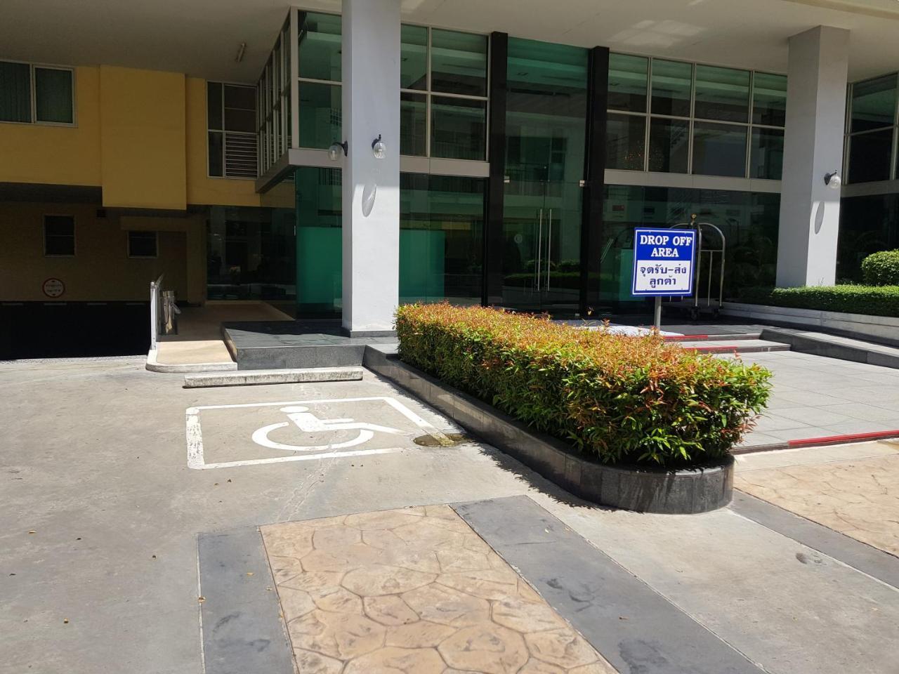 Olive Hotel & Residence Bangkok Sukhumvit 101 Экстерьер фото